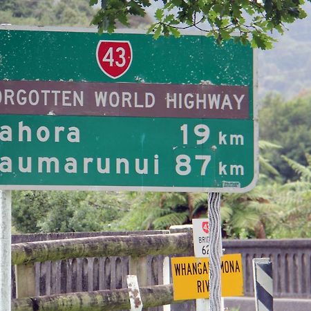 Whanga Bridge House Whangamomona Esterno foto