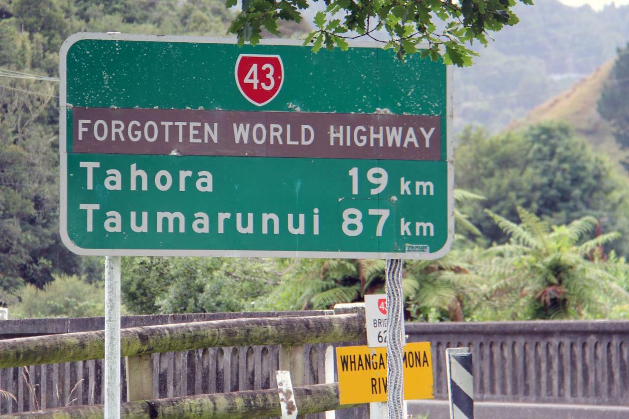 Whanga Bridge House Whangamomona Esterno foto